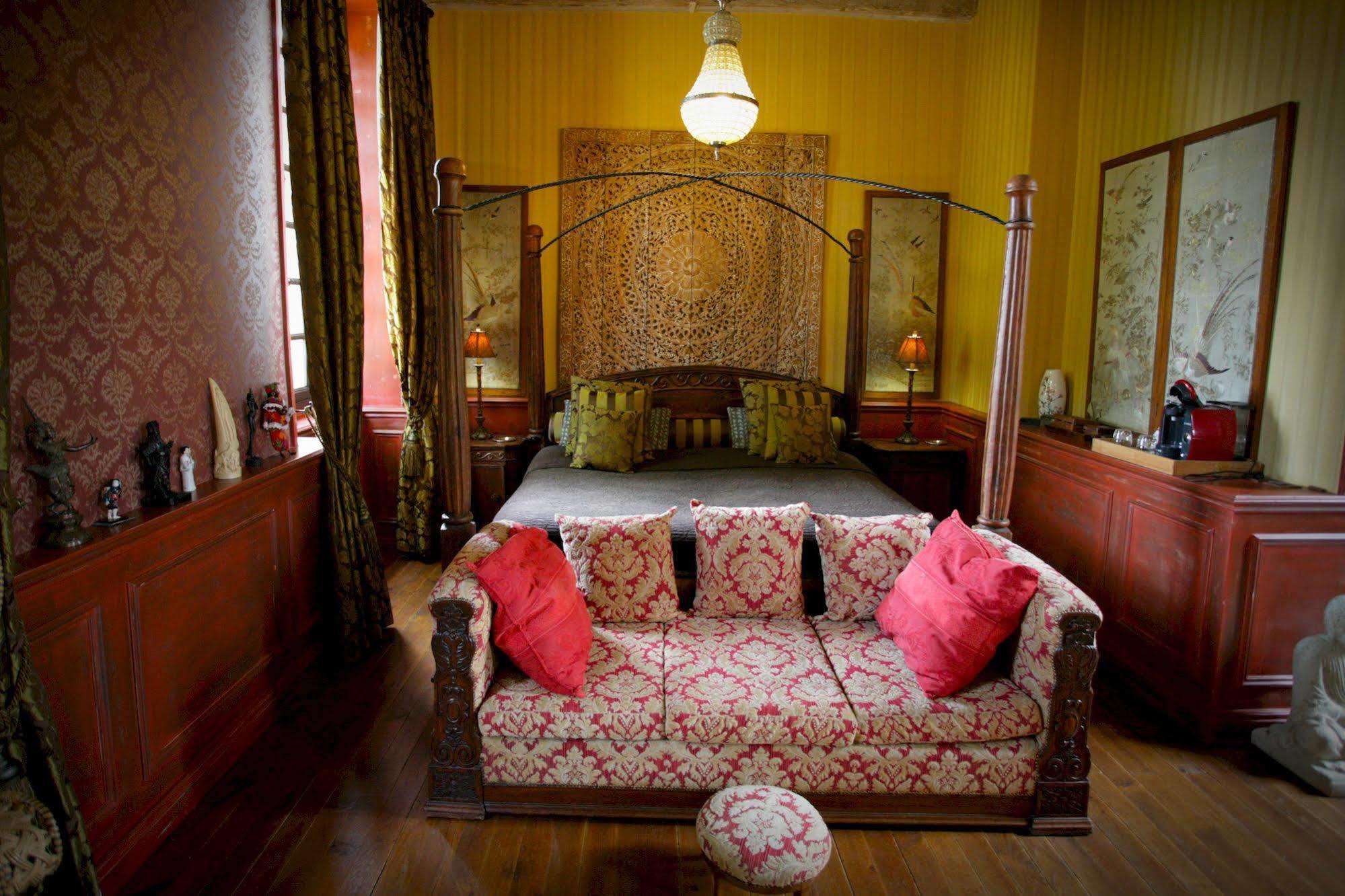 Ouches 샤토 드오니 B&B 외부 사진