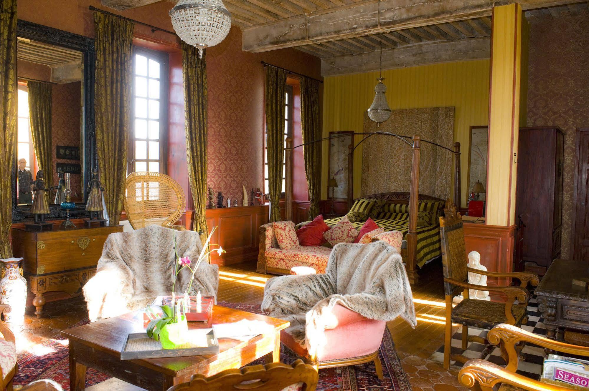 Ouches 샤토 드오니 B&B 외부 사진